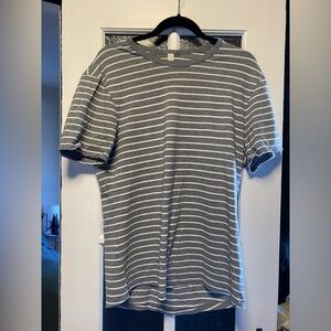 Lululemon five-year basic T-shirt size medium heather gray stripe colour